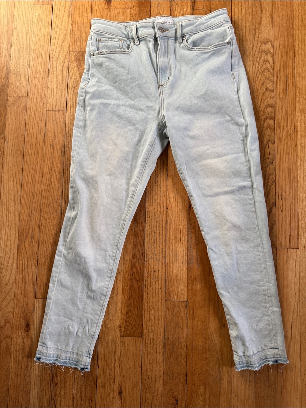 Ann Taylor loft super Light blue Wash Women’s the skinny Jeans size 6 28